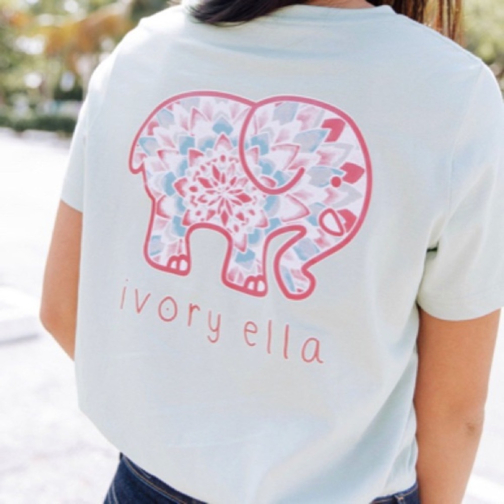 Ivory Ella gently used t shirt, mint with mandala